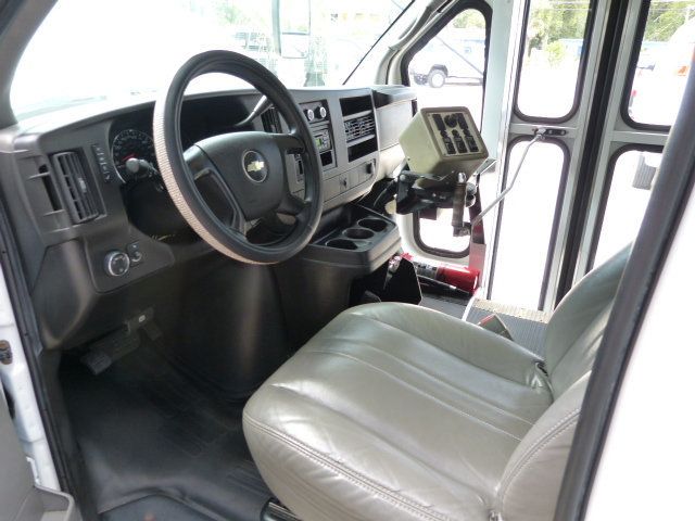 2008 Chevrolet Express Commercial Cutaway 4.8L V8 GAS*3500*SRW*139" WB*"COLLINS" 10 PASSENGER MINI BUS - 22904310 - 33