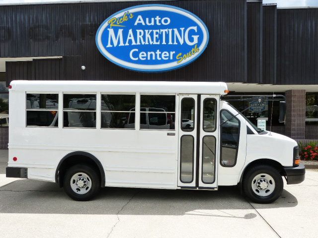 2008 Chevrolet Express Commercial Cutaway 4.8L V8 GAS*3500*SRW*139" WB*"COLLINS" 10 PASSENGER MINI BUS - 22904310 - 3