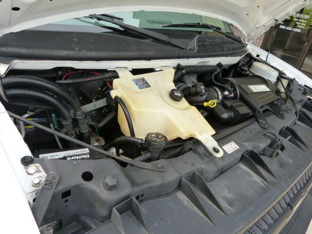 2008 Chevrolet Express Commercial Cutaway 4.8L V8 GAS*3500*SRW*139" WB*"COLLINS" 15 PASSENGER MINI BUS - 22862475 - 10