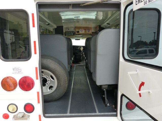 2008 Chevrolet Express Commercial Cutaway 4.8L V8 GAS*3500*SRW*139" WB*"COLLINS" 15 PASSENGER MINI BUS - 22862475 - 13