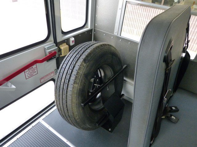 2008 Chevrolet Express Commercial Cutaway 4.8L V8 GAS*3500*SRW*139" WB*"COLLINS" 15 PASSENGER MINI BUS - 22862475 - 22