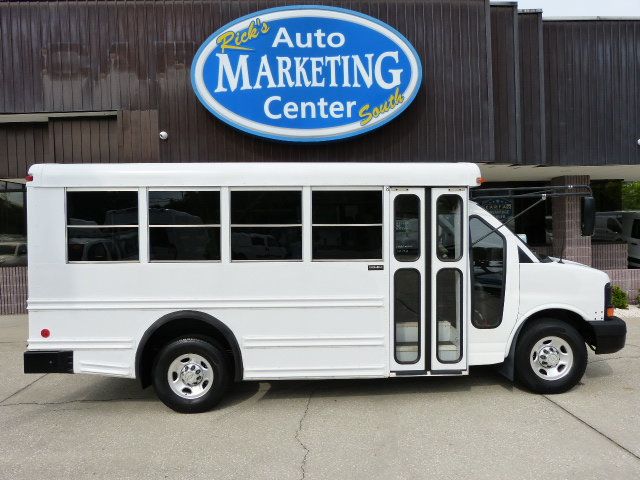 2008 Chevrolet Express Commercial Cutaway 4.8L V8 GAS*3500*SRW*139" WB*"COLLINS" 15 PASSENGER MINI BUS - 22862475 - 3