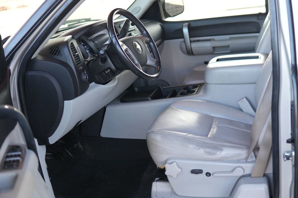 2008 Chevrolet Silverado 1500 4WD Ext Cab 143.5" LT w/2LT - 22987725 - 10