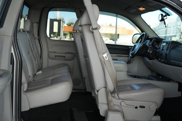 2008 Chevrolet Silverado 1500 4WD Ext Cab 143.5" LT w/2LT - 22987725 - 18