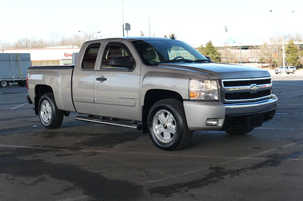 2008 Chevrolet Silverado 1500 4WD Ext Cab 143.5" LT w/2LT - 22987725 - 3