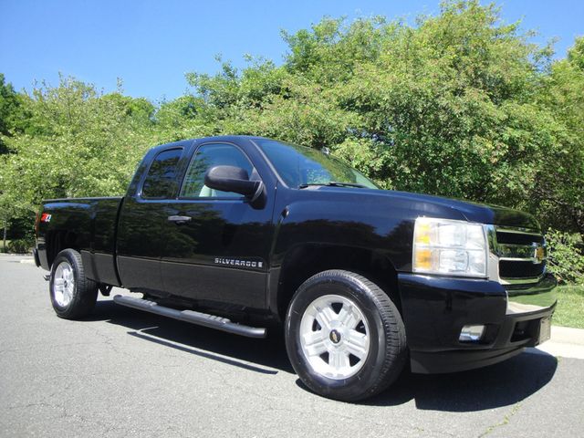 2008 Chevrolet Silverado 1500 LT 4X4 w/ Z71 OFF-RD PKG, LOADED, LOW-MI, EXTRA-CLEAN! - 23026475 - 0