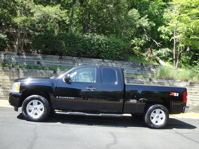 2008 Chevrolet Silverado 1500 LT 4X4 w/ Z71 OFF-RD PKG, LOADED, LOW-MI, EXTRA-CLEAN! - 23026475 - 3