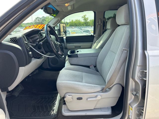 2008 Chevrolet Silverado 2500HD Work Truck - 23021373 - 7