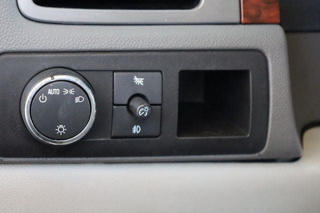 2008 Chevrolet Suburban 1500 LT - 23054635 - 29