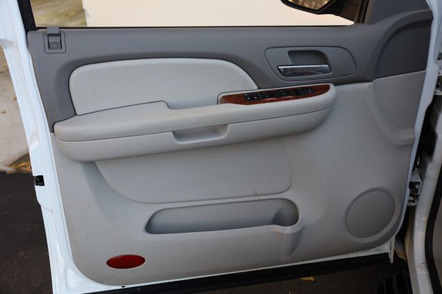 2008 Chevrolet Suburban 2WD 4dr 1500 LT w/1LT - 22951186 - 12