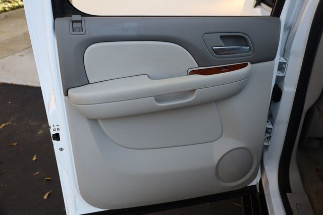 2008 Chevrolet Suburban 2WD 4dr 1500 LT w/1LT - 22951186 - 15