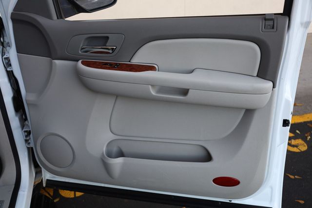 2008 Chevrolet Suburban 2WD 4dr 1500 LT w/1LT - 22951186 - 22