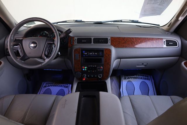 2008 Chevrolet Suburban 2WD 4dr 1500 LT w/1LT - 22951186 - 25