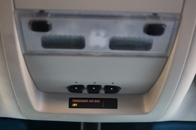 2008 Chevrolet Suburban 2WD 4dr 1500 LT w/1LT - 22951186 - 32