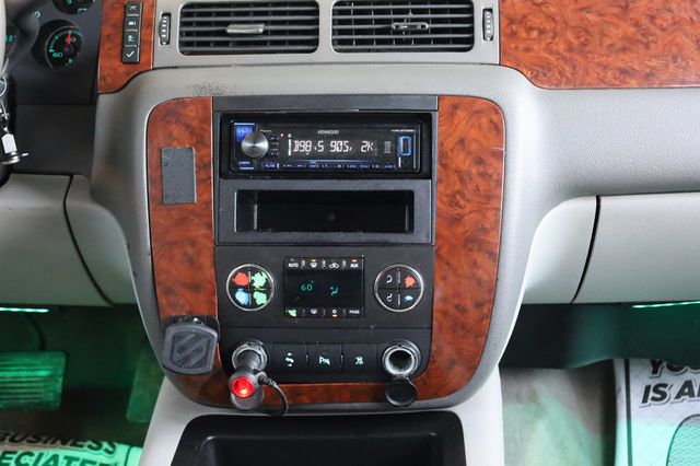 2008 Chevrolet Suburban 2WD 4dr 1500 LT w/1LT - 22951186 - 33