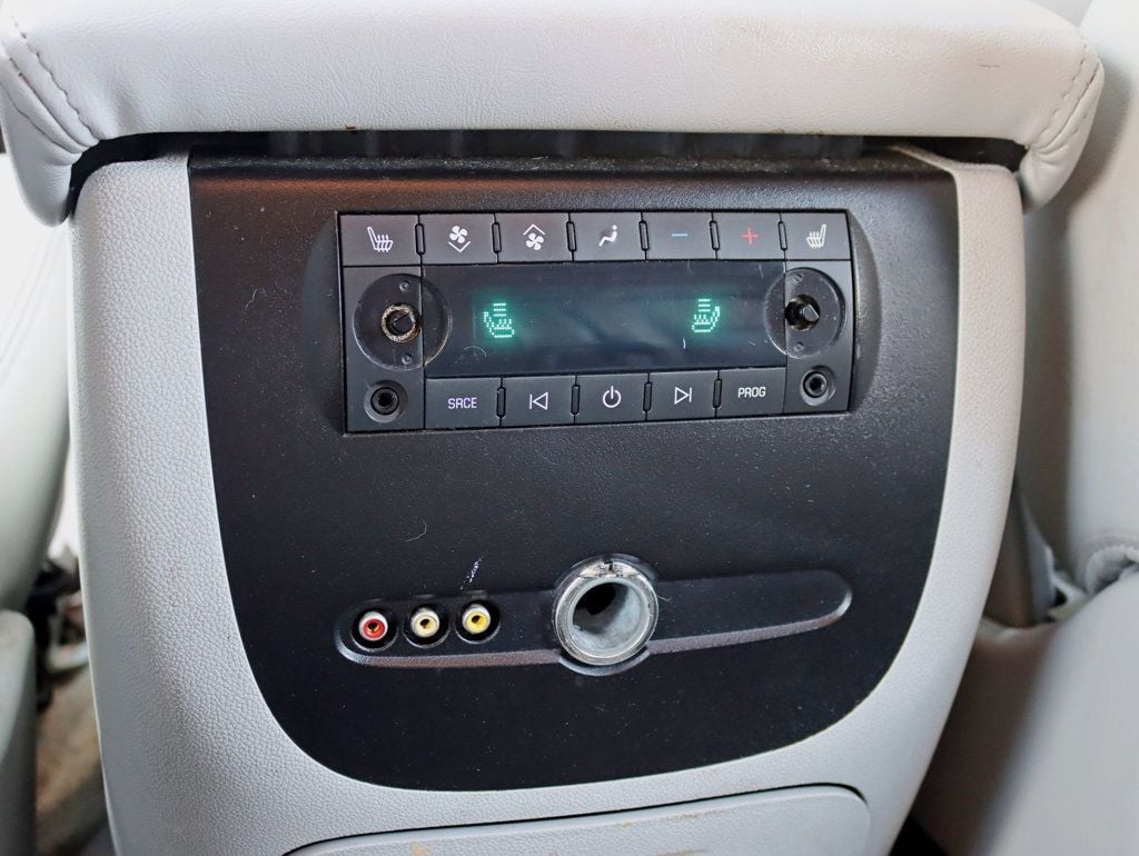 2008 Chevrolet Suburban 1500 LTZ photo 17