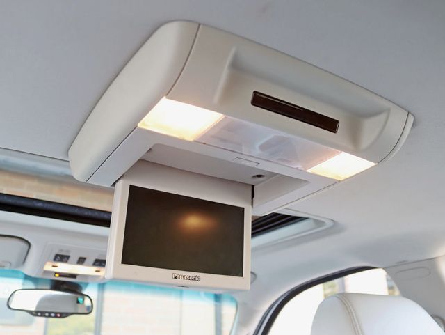 2008 Chevrolet Suburban 4WD 4dr 1500 LTZ - 22918438 - 24