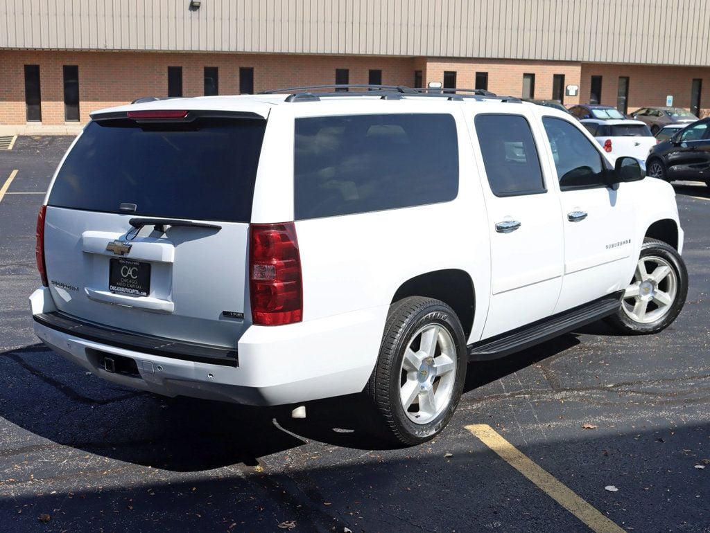 2008 Chevrolet Suburban 1500 LTZ photo 3