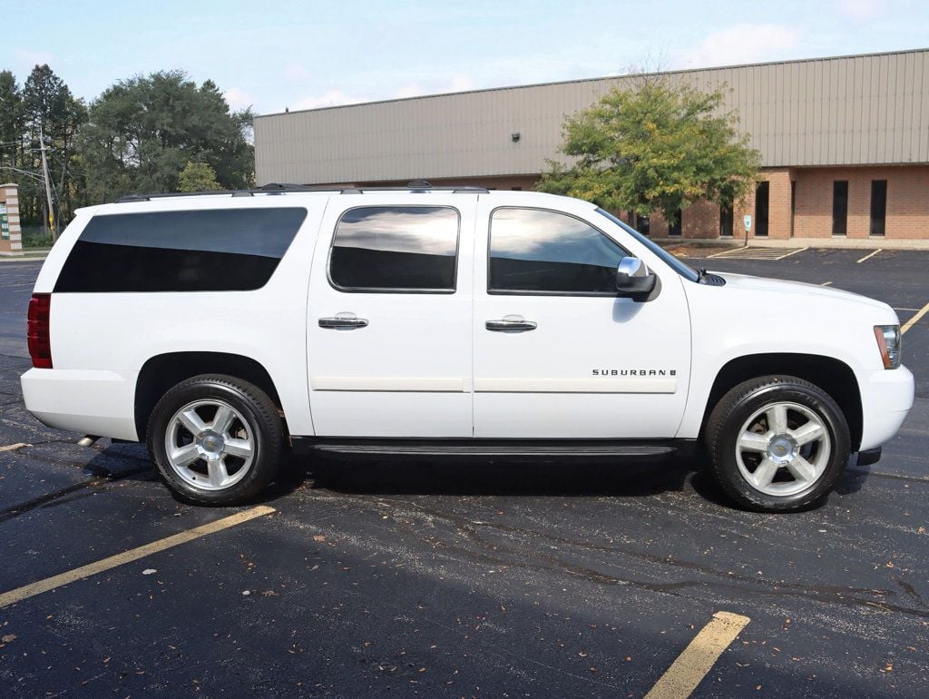 2008 Chevrolet Suburban 1500 LTZ photo 8