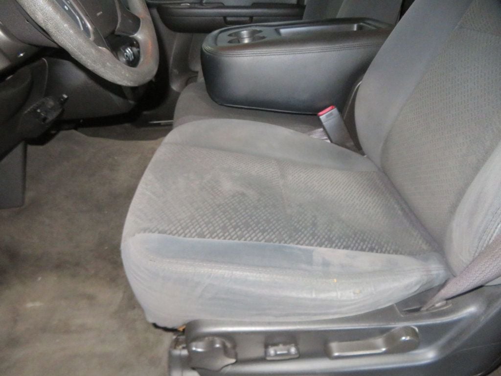 2008 Chevrolet Suburban 4X4 EXTRA CLEAN 2500 CHEVY SUBURBAN 4X4 LOW MILES THIRD ROW SEAT - 23068566 - 18