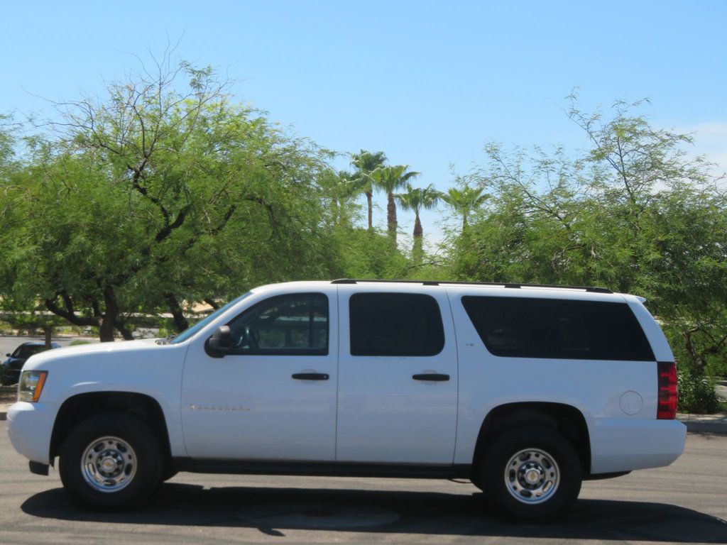 2008 Chevrolet Suburban 4X4 EXTRA CLEAN 2500 CHEVY SUBURBAN 4X4 LOW MILES THIRD ROW SEAT - 23068566 - 1