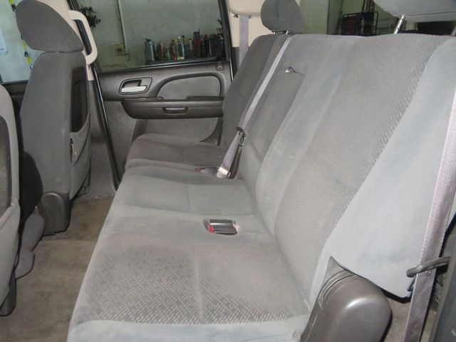 2008 Chevrolet Suburban 4X4 EXTRA CLEAN 2500 CHEVY SUBURBAN 4X4 LOW MILES THIRD ROW SEAT - 23068566 - 22