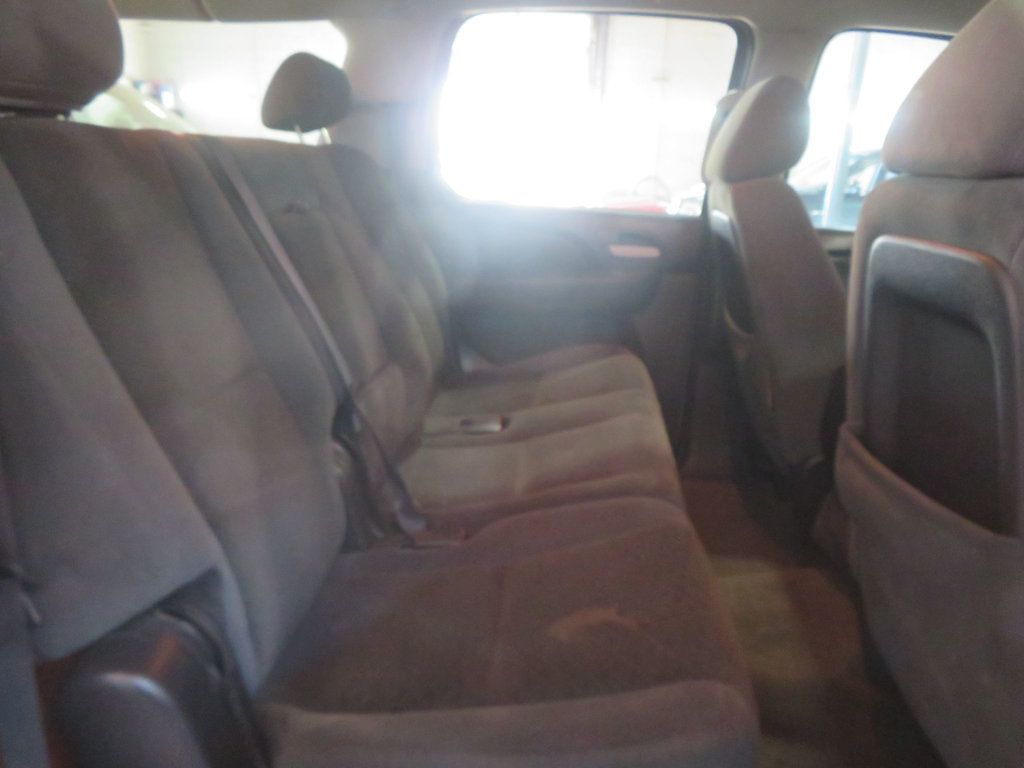 2008 Chevrolet Suburban 4X4 EXTRA CLEAN 2500 CHEVY SUBURBAN 4X4 LOW MILES THIRD ROW SEAT - 23068566 - 27