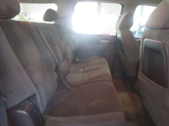 2008 Chevrolet Suburban 4X4 EXTRA CLEAN 2500 CHEVY SUBURBAN 4X4 LOW MILES THIRD ROW SEAT - 23068566 - 27