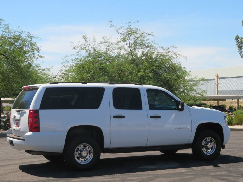 2008 Chevrolet Suburban 4X4 EXTRA CLEAN 2500 CHEVY SUBURBAN 4X4 LOW MILES THIRD ROW SEAT - 23068566 - 5