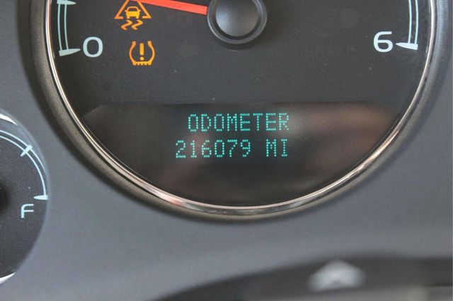 2008 Chevrolet Suburban LT 4x4 4dr SUV - 23014133 - 10