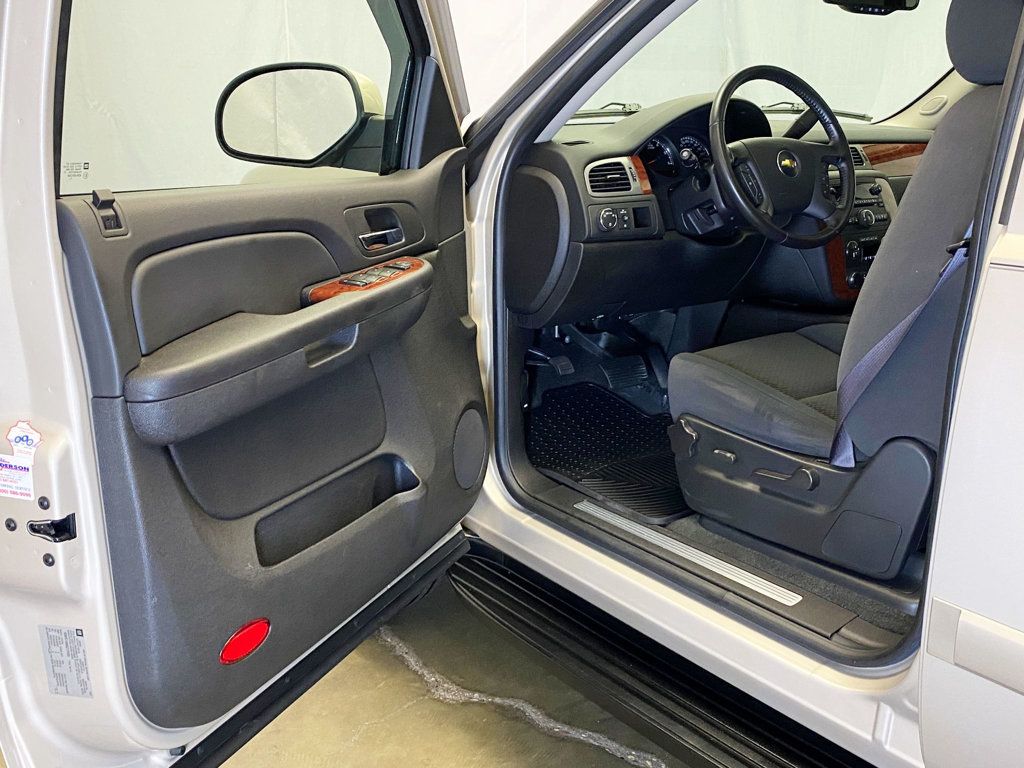 2008 Chevrolet Tahoe LOW MILES - 22932283 - 21