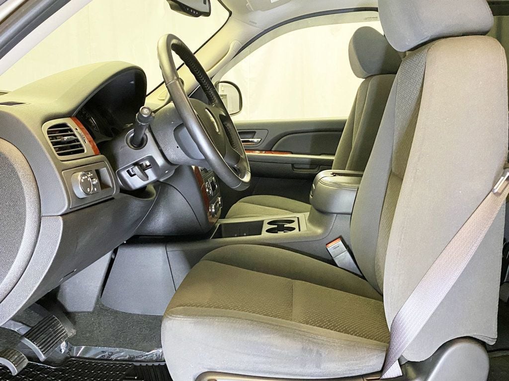 2008 Chevrolet Tahoe LOW MILES - 22932283 - 23