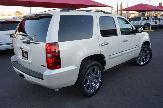 2008 Chevrolet Tahoe LTZ,4X4,THIRD ROW SEATS,MOON ROOF,NAVIGATION, BOSE PREMIUM SOUND - 22941164 - 5