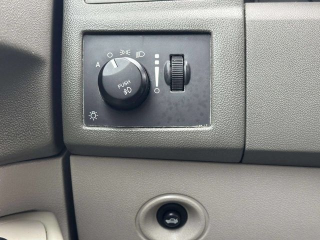 2008 Chrysler 300 4dr Sedan 300 Limited RWD - 22968929 - 28