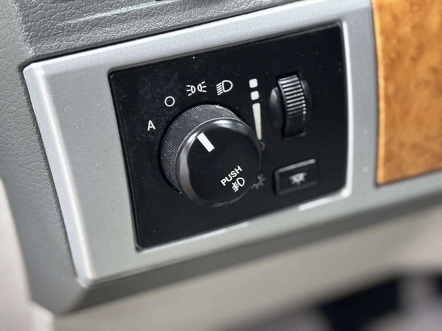 2008 Chrysler Town & Country 4dr Wagon Limited - 23005208 - 36