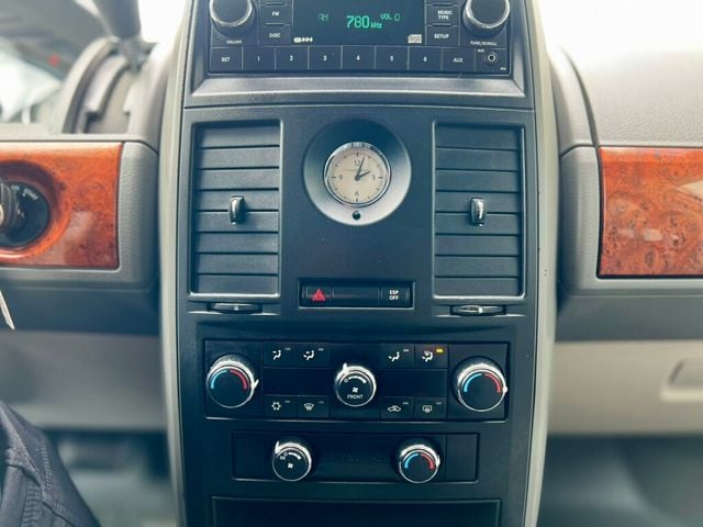 2008 Chrysler Town & Country 4dr Wagon LX - 22973709 - 18