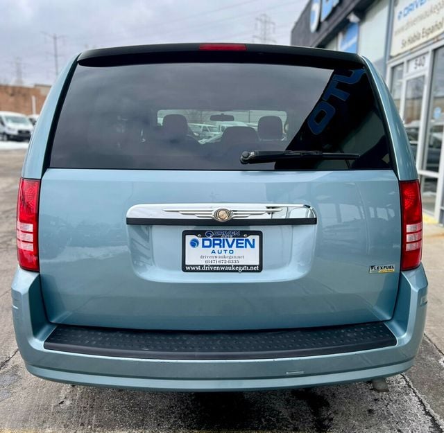 2008 Chrysler Town & Country 4dr Wagon LX - 22973709 - 3