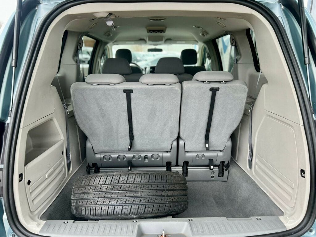 2008 Chrysler Town & Country 4dr Wagon LX - 22973709 - 6