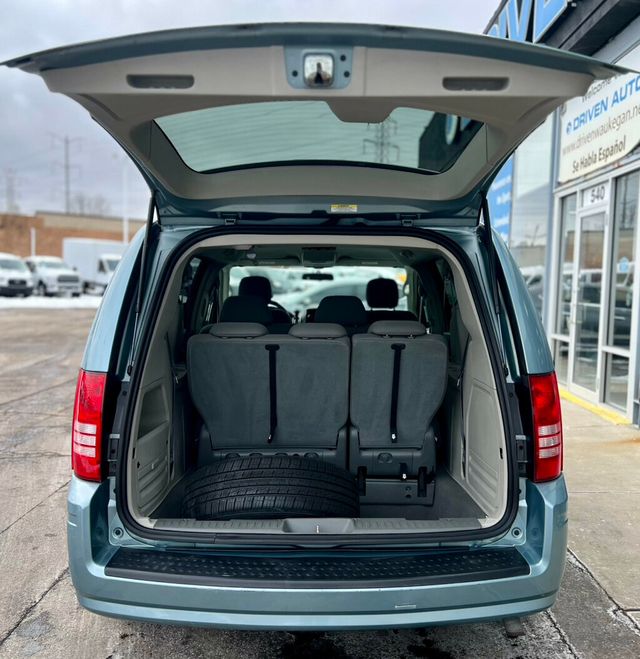 2008 Chrysler Town & Country 4dr Wagon LX - 22973709 - 7