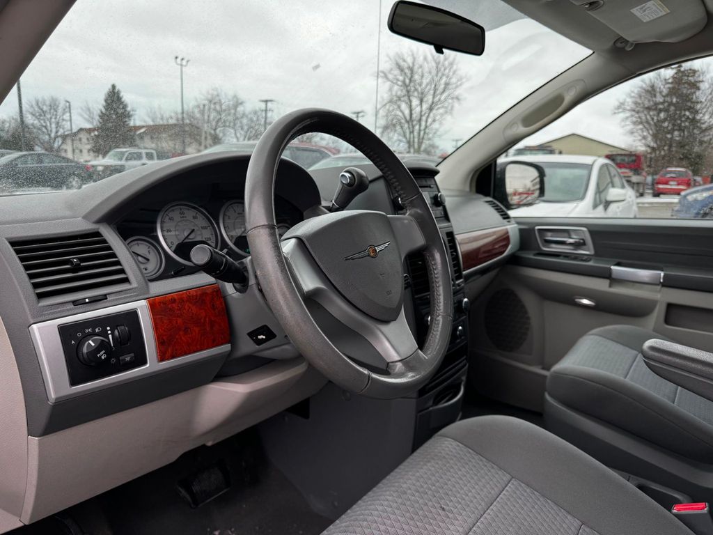 2008 Chrysler Town & Country 4dr Wagon Touring - 22975727 - 9