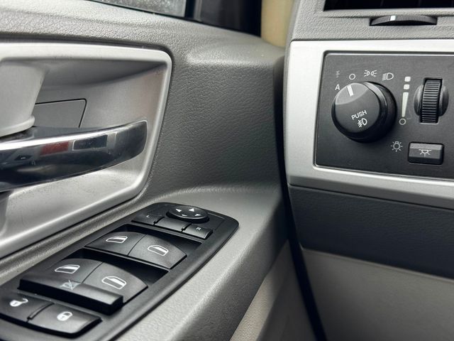 2008 Chrysler Town & Country 4dr Wagon Touring - 22975727 - 10