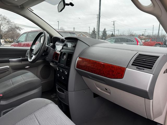 2008 Chrysler Town & Country 4dr Wagon Touring - 22975727 - 19