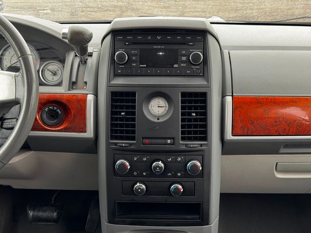 2008 Chrysler Town & Country 4dr Wagon Touring - 22975727 - 21