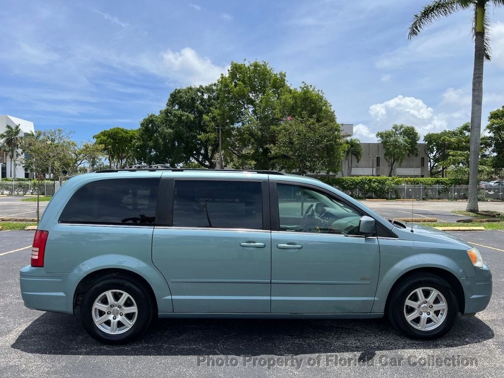 2008 Chrysler Town & Country Touring Wagon Stow N Go - 22439054 - 5