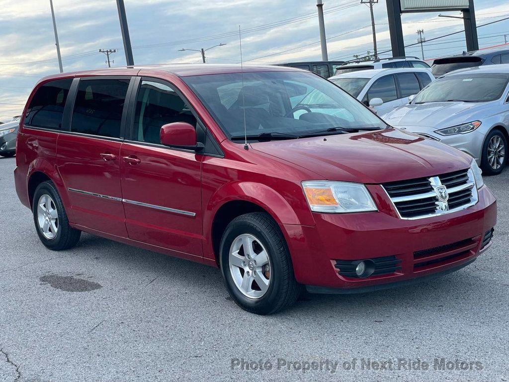 2008 Dodge Grand Caravan SXT photo 4