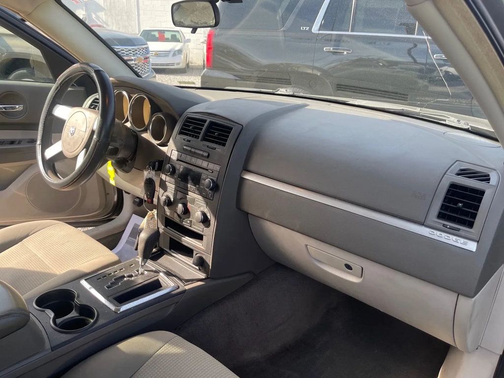 2008 Dodge Magnum 4dr Wagon RWD - 22989161 - 17