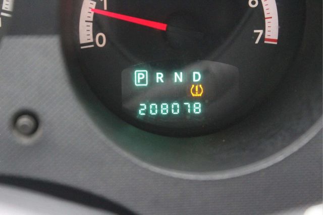 2008 Dodge Nitro 2WD 4dr SXT - 22995216 - 8