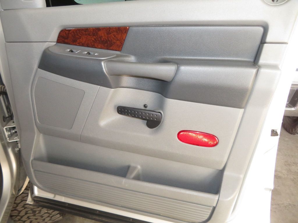 2008 Dodge Ram 1500 ARIZONA MEGACAB 1500 RAM LOW MILES LIFTED LOW MILES EXTRA CLEAN  - 22975940 - 32