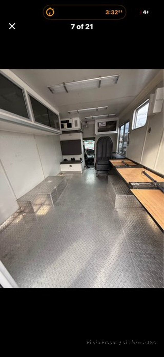 2008 Ford E450 + Auto - 22984296 - 5