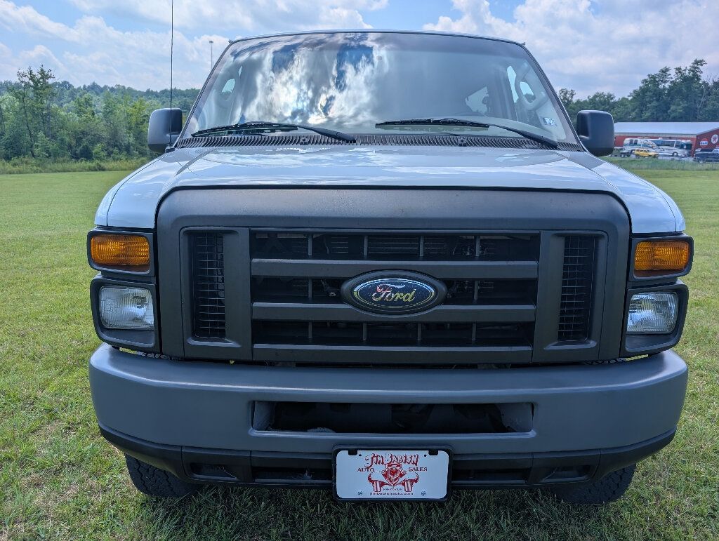 2008 Ford E-350 photo 13